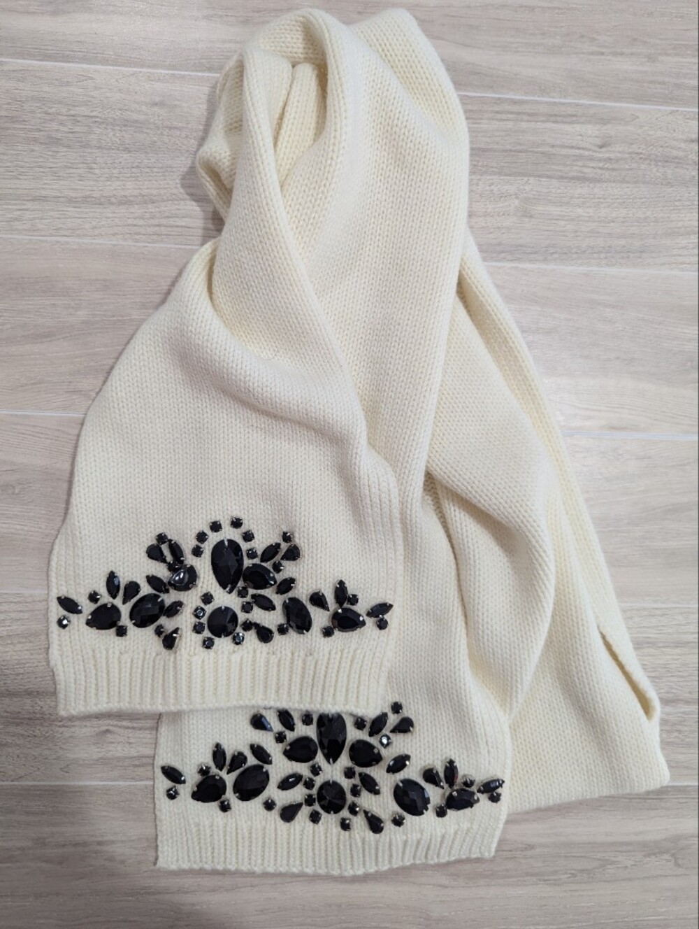Talbots Scarf Jeweled Cream White With Onyx Black Stones *NWOT